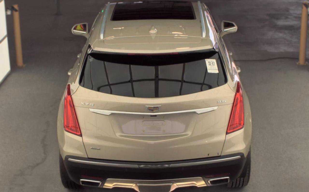 Used 2017 Cadillac XT5 Platinum AWD/4WD image 6