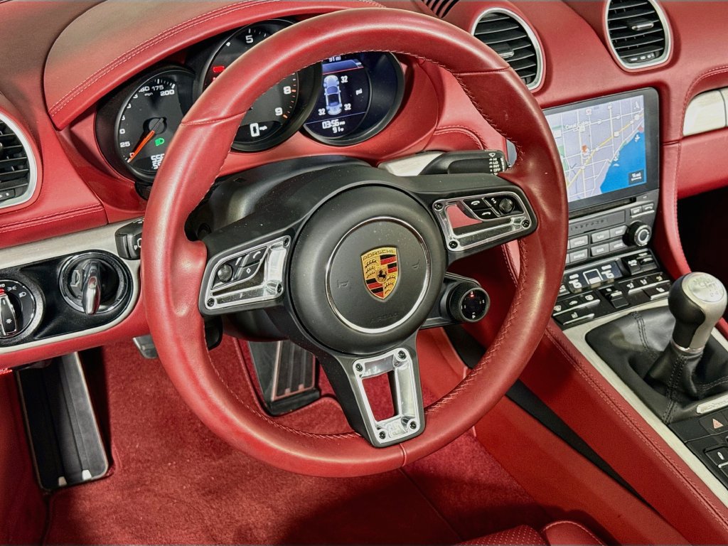 Used 2022 Porsche 718 Boxster RWD image 12
