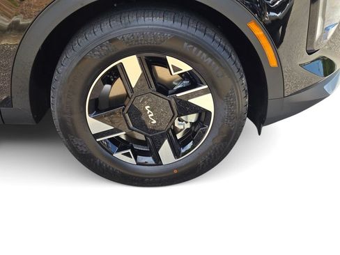 New 2026 Kia Sportage LX FWD image 6