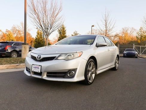 Used 2014 Toyota Camry SE image 9