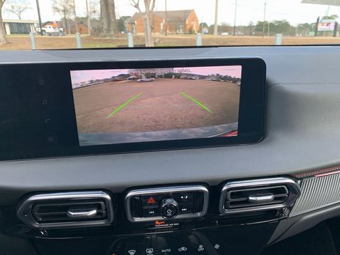 New 2026 Nissan Sentra SR w/ Floor Mat Package image 13