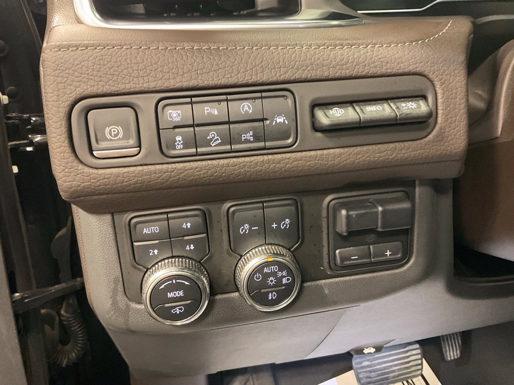Used 2024 GMC Yukon Denali w/ Denali Reserve Package AWD/4WD image 21