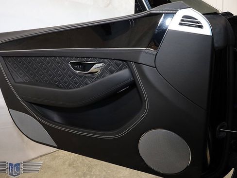 Used 2022 Bentley Continental GT V8 image 15