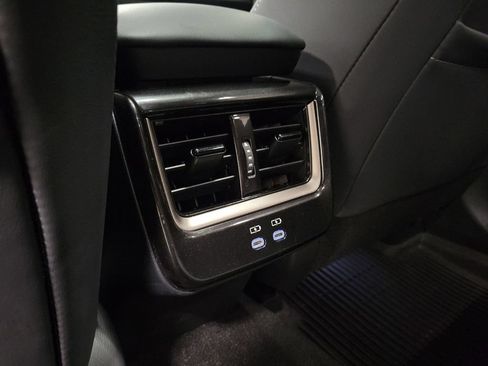 Used 2024 Toyota Crown AWD/4WD image 33