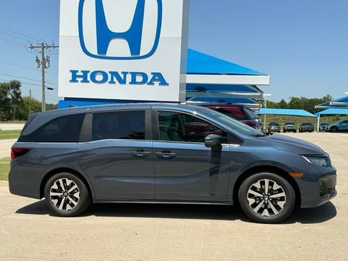 New 2026 Honda Odyssey EX-L image 2