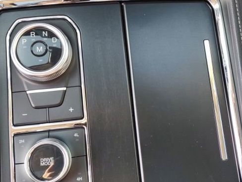 Used 2023 Ford Expedition XLT image 15