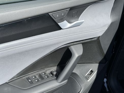 Certified 2025 Volkswagen Tiguan SE AWD/4WD image 13