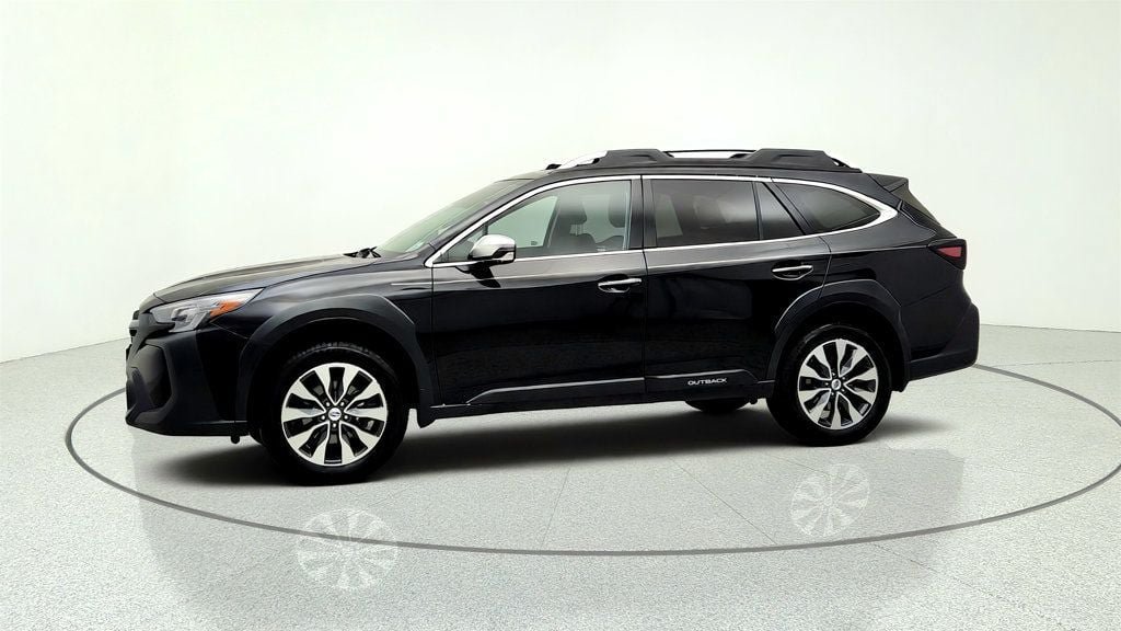 Used 2023 Subaru Outback Touring AWD/4WD image 8