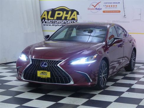 Used 2022 Lexus ES 300h w/ Premium Package image 4