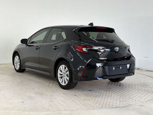 Used 2025 Toyota Corolla SE FWD image 3