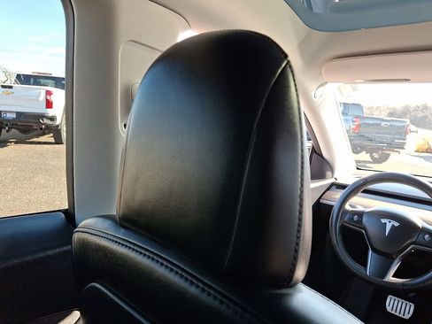 Used 2022 Tesla Model Y Performance image 13