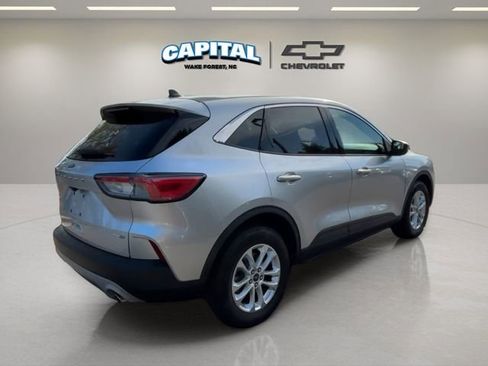 Used 2020 Ford Escape SE image 5