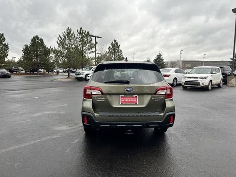 Used 2019 Subaru Outback 3.6R Touring image 4