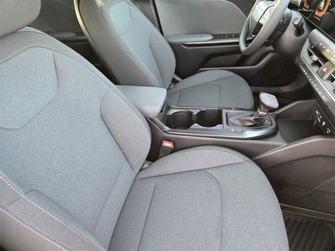 New 2025 Kia K4 LXS image 10