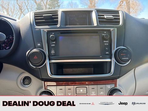 Used 2013 Toyota Highlander Limited AWD/4WD image 27