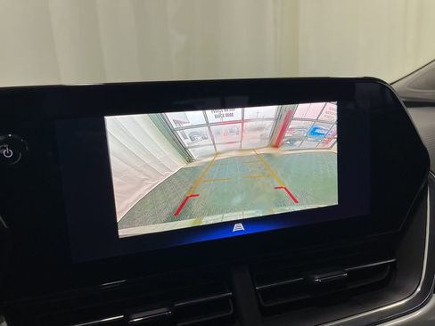 Used 2024 Chevrolet Trax LT image 12