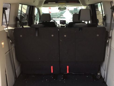 Used 2022 Ford Transit Connect XLT FWD image 5