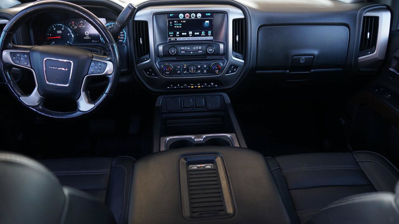 Used 2019 GMC Sierra 2500 Denali w/ Duramax Plus Package AWD/4WD image 11
