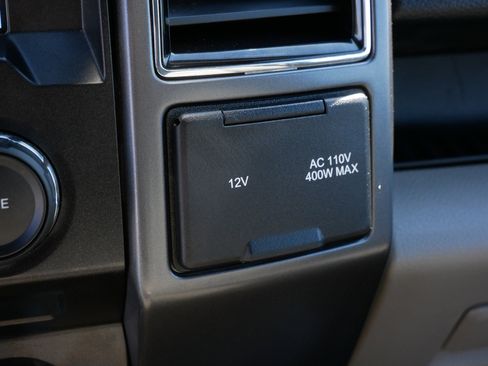 Used 2018 Ford F150 XLT w/ Equipment Group 302A Luxury AWD/4WD image 32