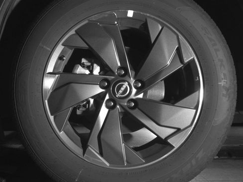 Used 2025 Nissan Rogue SV image 9