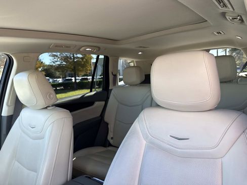 Certified 2025 Cadillac XT6 Premium Luxury image 23