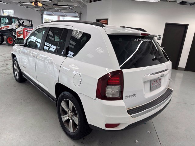 Used 2017 Jeep Compass Latitude AWD/4WD image 9