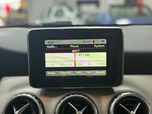 Used 2015 Mercedes-Benz GLA 250 4MATIC image 11