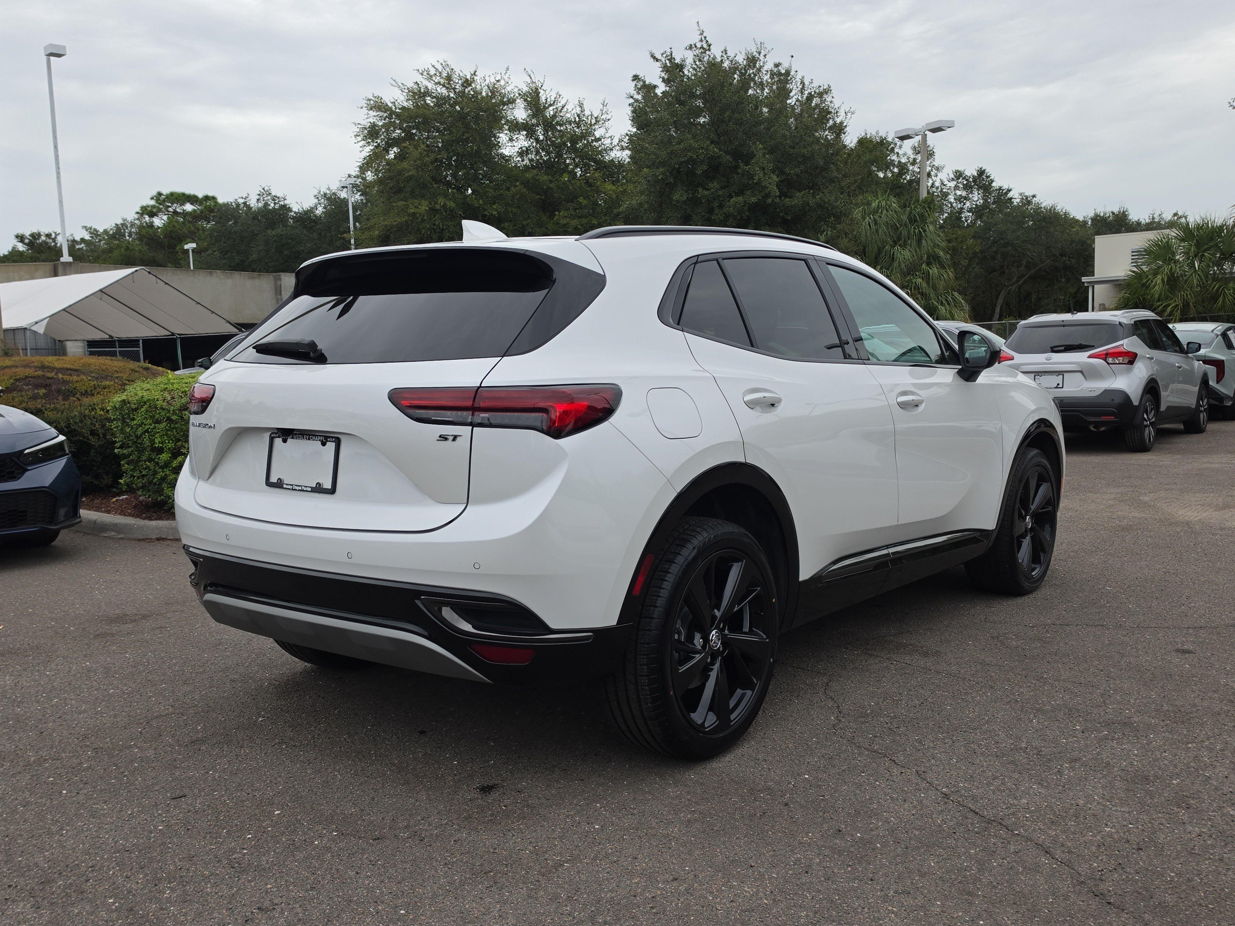 Used 2023 Buick Envision Essence w/ Sport Touring Package FWD image 8