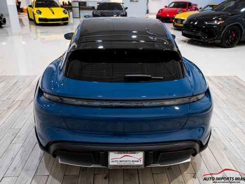 Used 2022 Porsche Taycan 4 Cross Turismo image 18