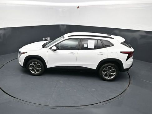 Used 2025 Chevrolet Trax LT image 37