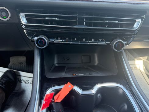 Used 2025 Chevrolet Traverse RS w/ LPO, Cargo Package FWD image 17