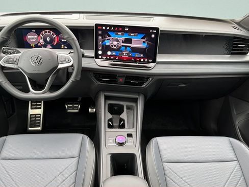 New 2026 Volkswagen Tiguan SE R-Line FWD image 30