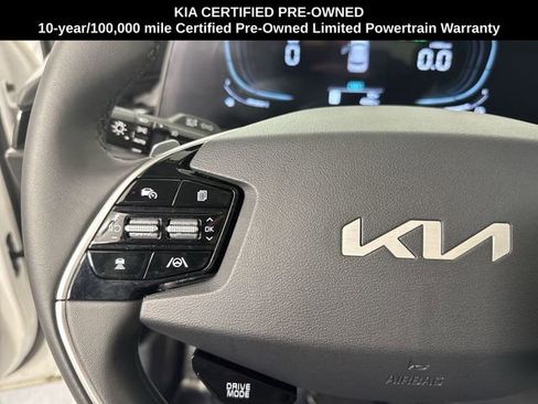 Certified 2025 Kia Niro EX Touring image 11