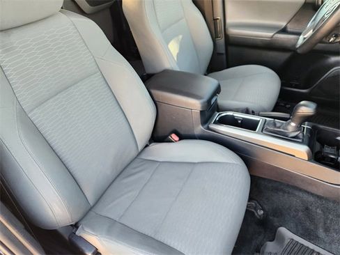 Used 2017 Toyota Tacoma SR5 image 10