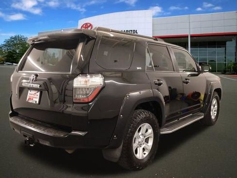 Used 2018 Toyota 4Runner SR5 Premium RWD image 3