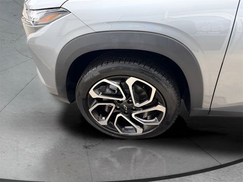 Used 2025 Chevrolet Trax RS w/ Driver Confidence Package image 10