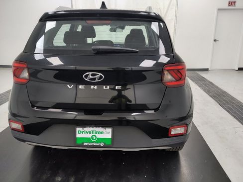 Used 2022 Hyundai Venue SEL FWD image 7