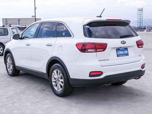 Used 2019 Kia Sorento FWD V6 image 6