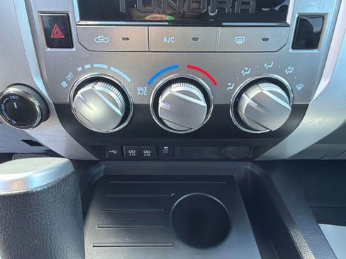 Used 2021 Toyota Tundra SR5 w/ SR5 Upgrade Package AWD/4WD image 18