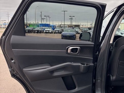 Used 2023 Kia Sorento LX AWD/4WD image 24