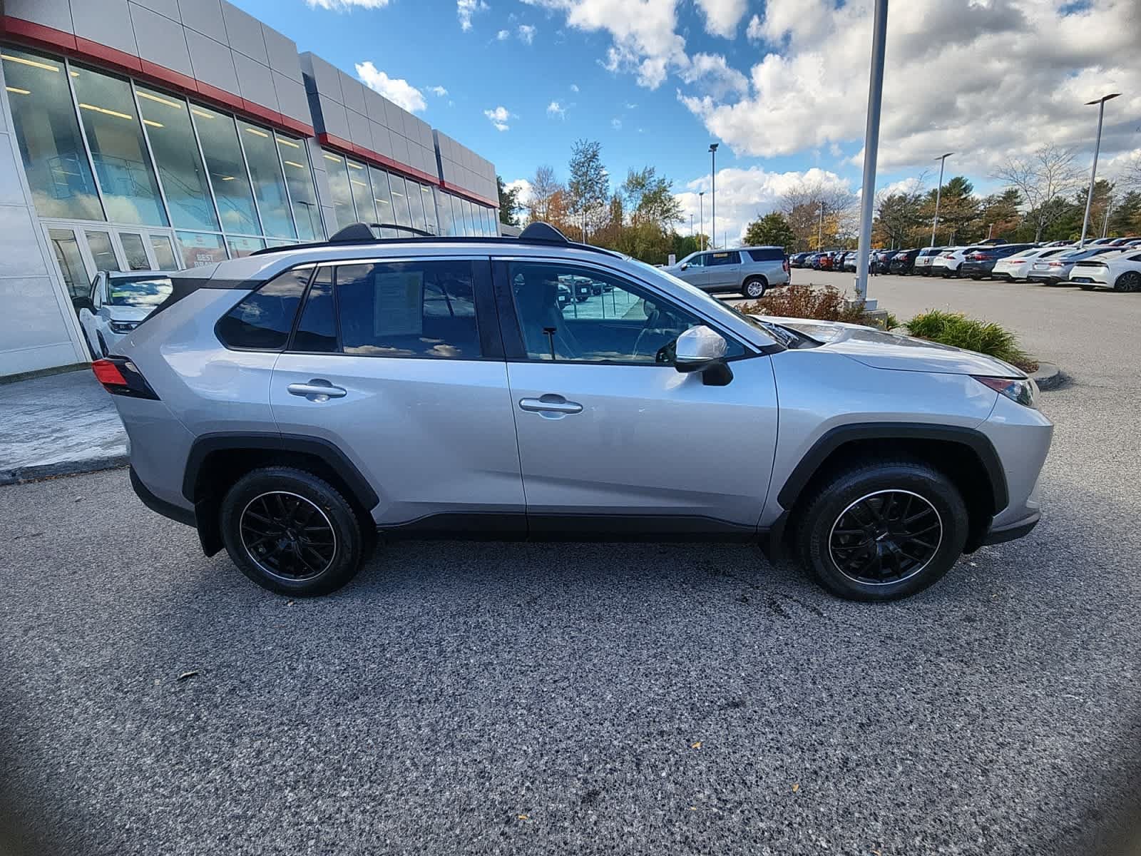 Used 2020 Toyota RAV4 LE w/ All Weather Liner Package AWD/4WD image 22