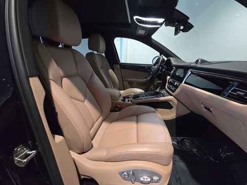 Used 2021 Porsche Macan S AWD/4WD image 12