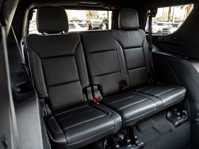 Used 2021 Chevrolet Tahoe Premier AWD/4WD image 40