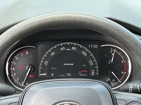 Used 2025 Toyota RAV4 XLE AWD/4WD image 13