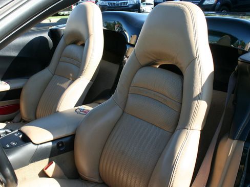 Used 2001 Chevrolet Corvette Convertible w/ Preferred Equipment Group2 image 6