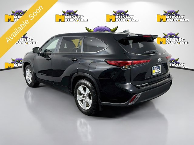 Used 2023 Toyota Highlander LE AWD/4WD image 7
