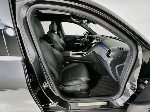 Used 2026 Mercedes-Benz GLC 300 4MATIC image 31