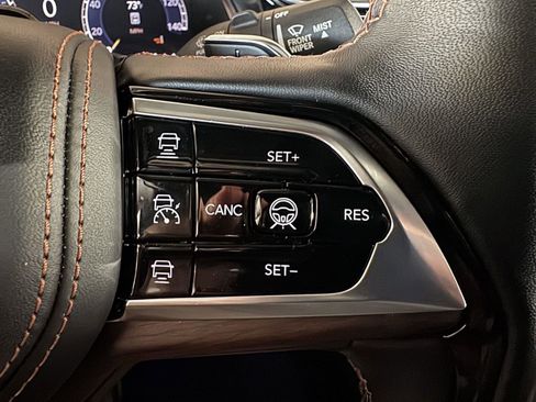 Used 2023 Jeep Grand Cherokee L Summit w/ Advanced Protech Group IV AWD/4WD image 24