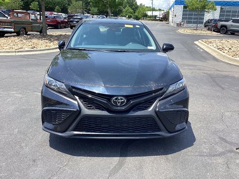 Used 2024 Toyota Camry SE FWD image 4