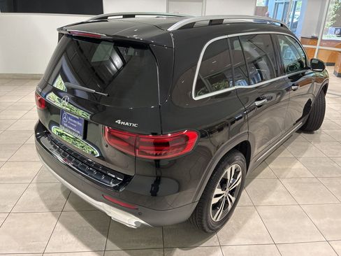 Used 2025 Mercedes-Benz GLB 250 4MATIC image 4